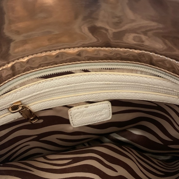 Samoe Gold and a White Handbag - Picture 3 of 4